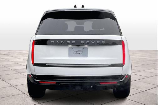 2025 Land Rover Range Rover P400 SE 7 Seat