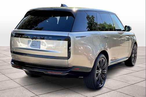 2025 Land Rover Range Rover P400 SE