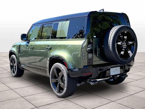 WOOLSTONE GREEN 2026 Land Rover Defender P500 X-Dynamic SE