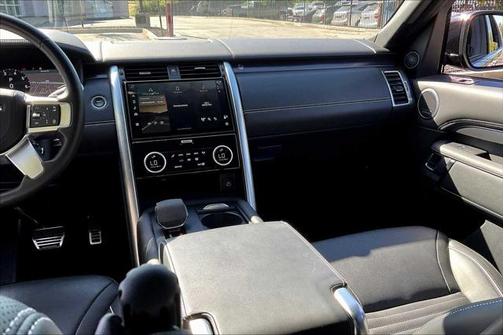 2024 Land Rover Discovery P360 Metropolitan Edition