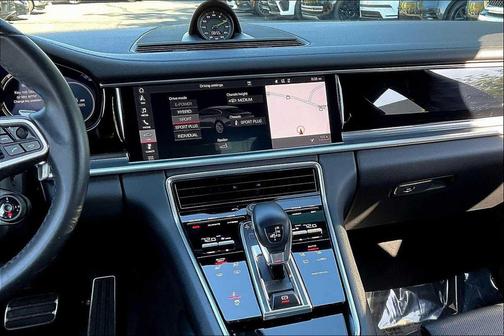 2018 Porsche Panamera 4