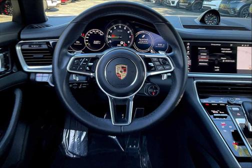 2018 Porsche Panamera 4