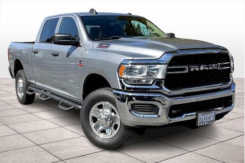 2020 RAM 2500 Tradesman Crew Cab 4X4 6'4' Box