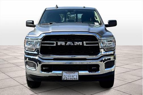 2020 RAM 2500 Tradesman Crew Cab 4X4 6'4' Box