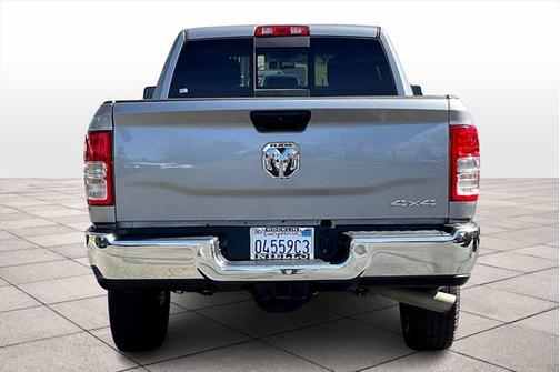 2020 RAM 2500 Tradesman Crew Cab 4X4 6'4' Box