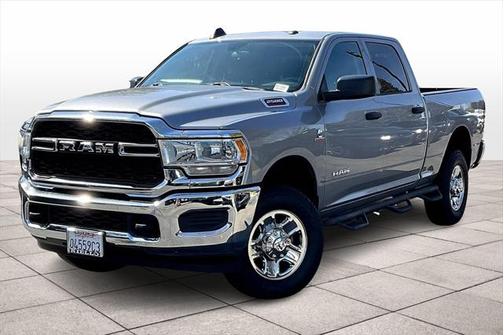 2020 RAM 2500 Tradesman Crew Cab 4X4 6'4' Box
