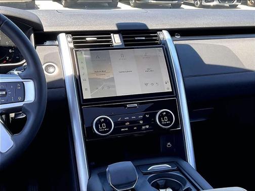 Fuji White 2025 Land Rover Discovery P300 S