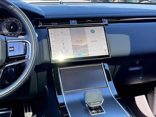 2026 Land Rover Range Rover Velar P250 SE R-Dynamic