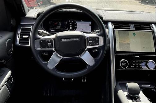 2024 Land Rover Discovery P300 Dynamic SE