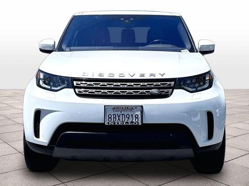 Fuji White 2017 Land Rover Discovery SE