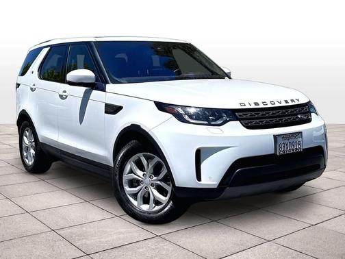 Fuji White 2017 Land Rover Discovery SE