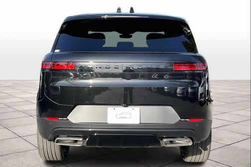 2026 Land Rover Range Rover Sport SE