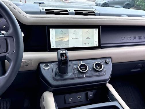 Fuji White 2024 Land Rover Defender X-Dynamic SE