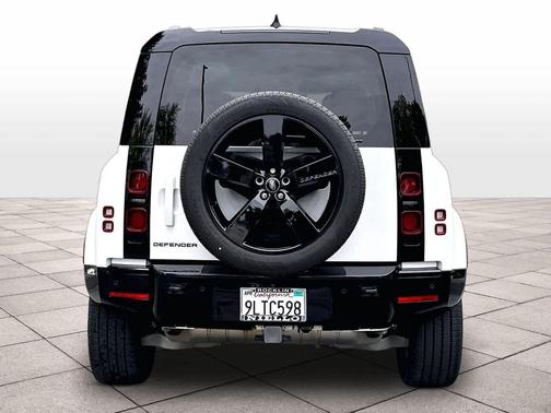 Fuji White 2024 Land Rover Defender X-Dynamic SE