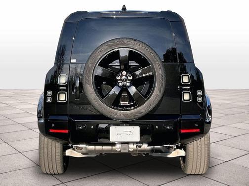 2026 Land Rover Defender P400 X-Dynamic SE