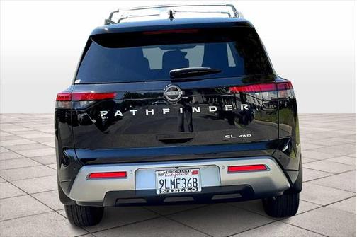 2024 Nissan Pathfinder SL 4WD