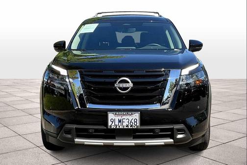 2024 Nissan Pathfinder SL 4WD