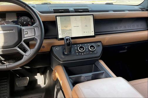 2025 Land Rover Defender 130 P400 X-Dynamic SE