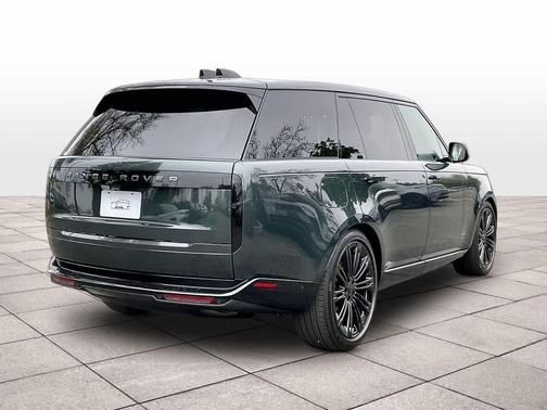 2026 Land Rover Range Rover P400 SE 7 Seat