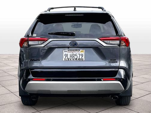 2024 Toyota RAV4 Hybrid SE