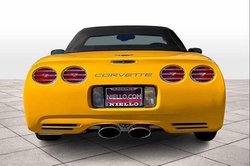 2004 Chevrolet Corvette Base