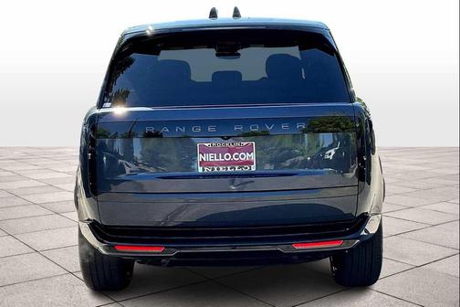 2025 Land Rover Range Rover P530 SE