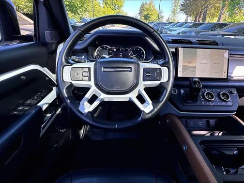 Fuji White 2023 Land Rover Defender 110 SE