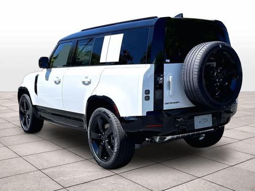 Fuji White 2026 Land Rover Defender P400 X-Dynamic SE