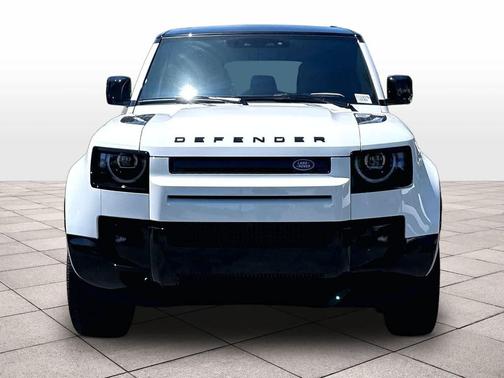 Fuji White 2026 Land Rover Defender P400 X-Dynamic SE