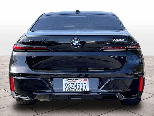 2025 BMW 750e i xDrive