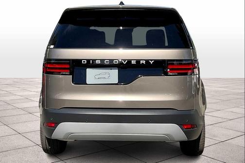 2025 Land Rover Discovery P300 S