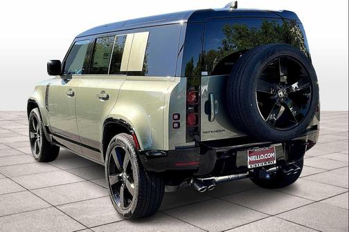 2025 Land Rover Defender 110 P500 X-Dynamic SE