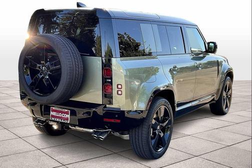 2025 Land Rover Defender 110 P500 X-Dynamic SE