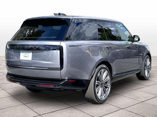 EIGER GREY 2026 Land Rover Range Rover P400 SE