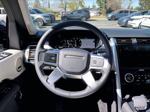 2025 Land Rover Discovery P300 S