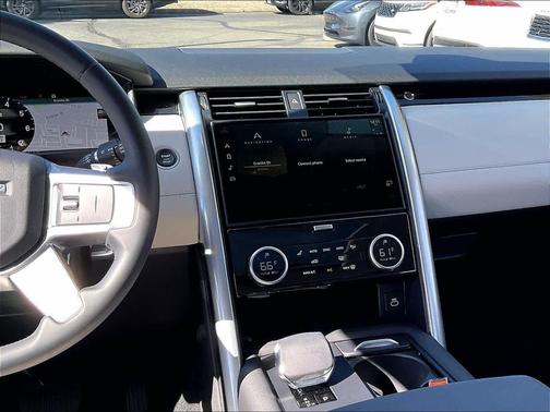 2025 Land Rover Discovery P300 S