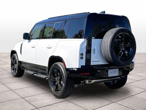 Fuji White 2026 Land Rover Defender P400 X-Dynamic SE