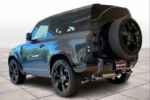2024 Land Rover Defender V8