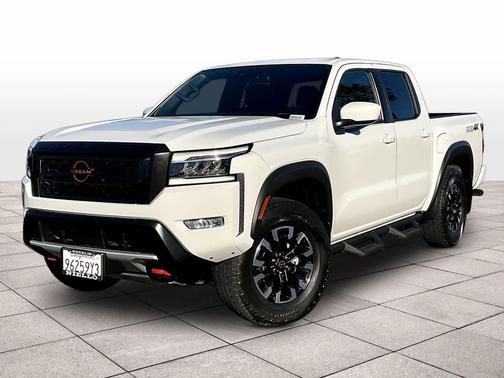 Glacier White 2024 Nissan Frontier PRO-4X