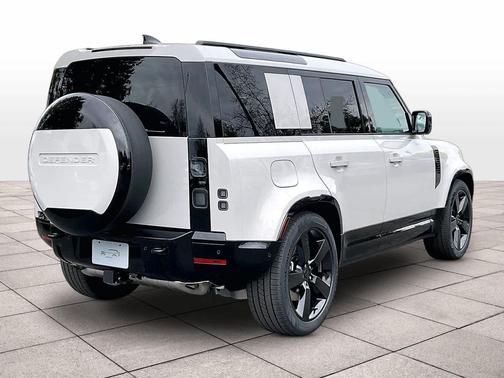 2026 Land Rover Defender P400 X-Dynamic SE