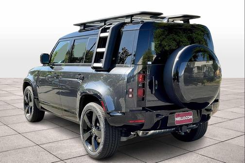 2025 Land Rover Defender 110 P400 X-Dynamic SE