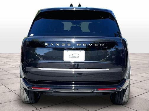 BLACK 2026 Land Rover Range Rover P400 SE 7 Seat