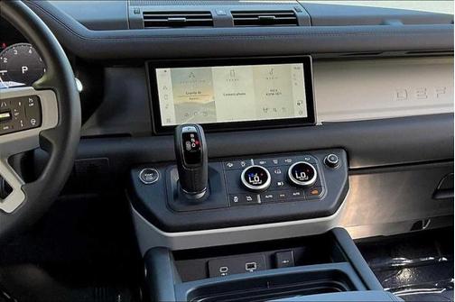 2024 Land Rover Defender 110 P400 X-Dynamic SE