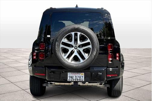 2024 Land Rover Defender 110 P400 X-Dynamic SE