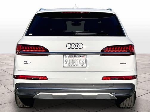 2023 Audi Q7 45 Premium Plus