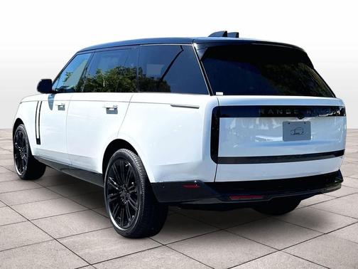 WHITE 2026 Land Rover Range Rover P400 SE 7 Seat