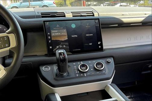 2025 Land Rover Defender 110 P300