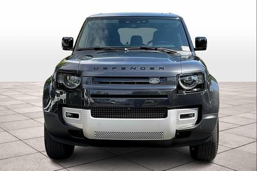 2025 Land Rover Defender 110 P300