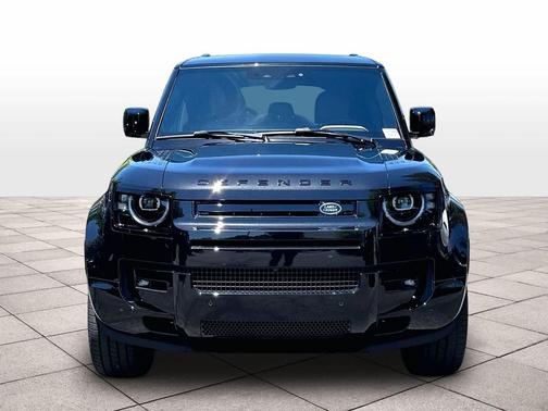 Santorini Black Metallic 2026 Land Rover Defender P400 X-Dynamic SE