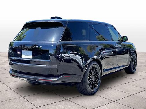 BLACK 2026 Land Rover Range Rover P400 SE 7 Seat